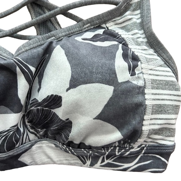 Athleta Tropical Mind Over Mat Sports Bra Women’s SZ XS in Gray White Floral - Picture 3 of 9